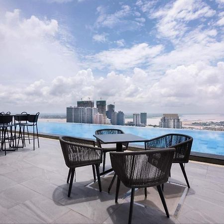 Sf Hotel Penthouse Residences 프놈펜 외부 사진
